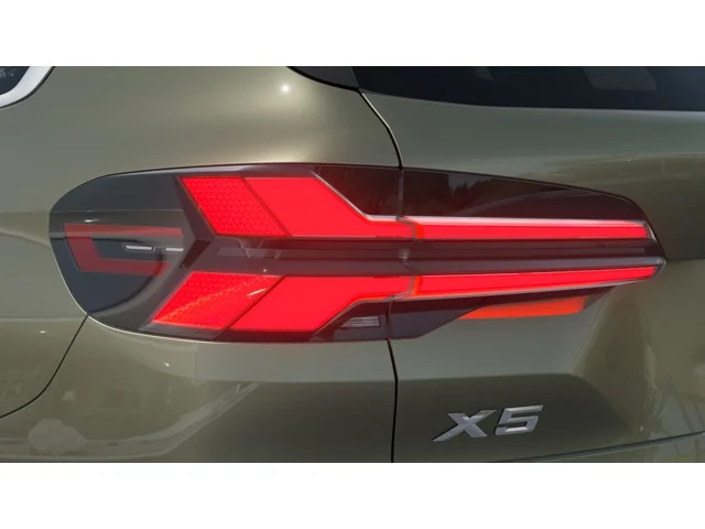 New 2026 Manhattan Green Metallic BMW xDrive50e image 8