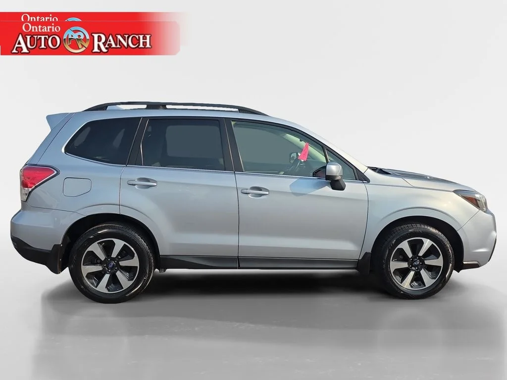 Used 2018 Ice Silver Metallic Subaru Limited image 6