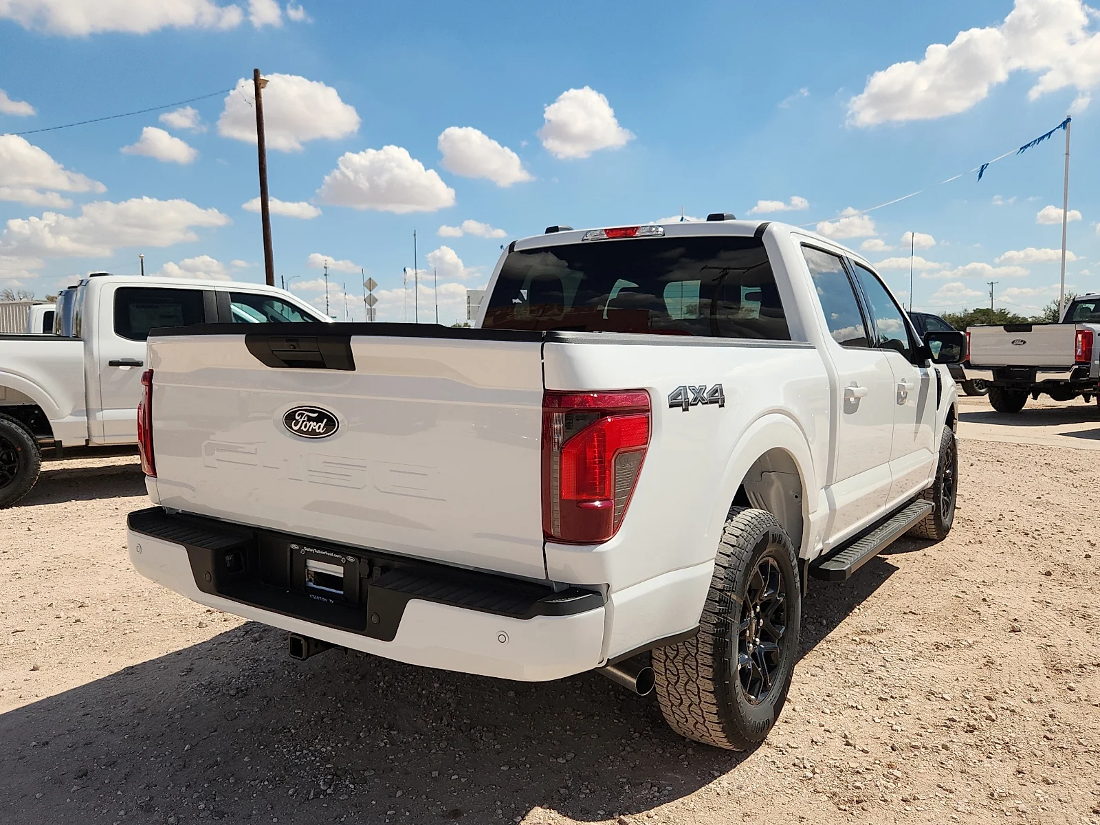 New 2026 Oxford White Ford XLT image 7