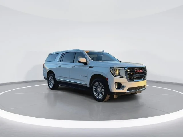 Used 2023 White GMC SLT image 2