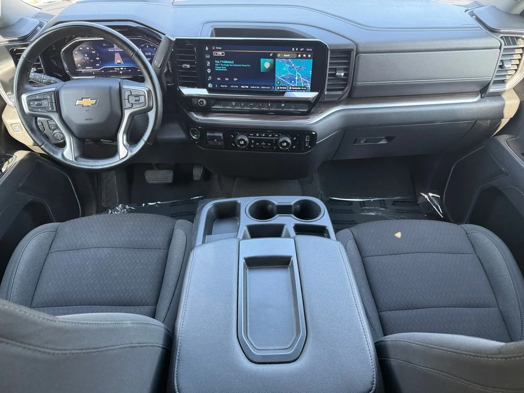 Used 2025 Summit White Chevrolet LT image 15