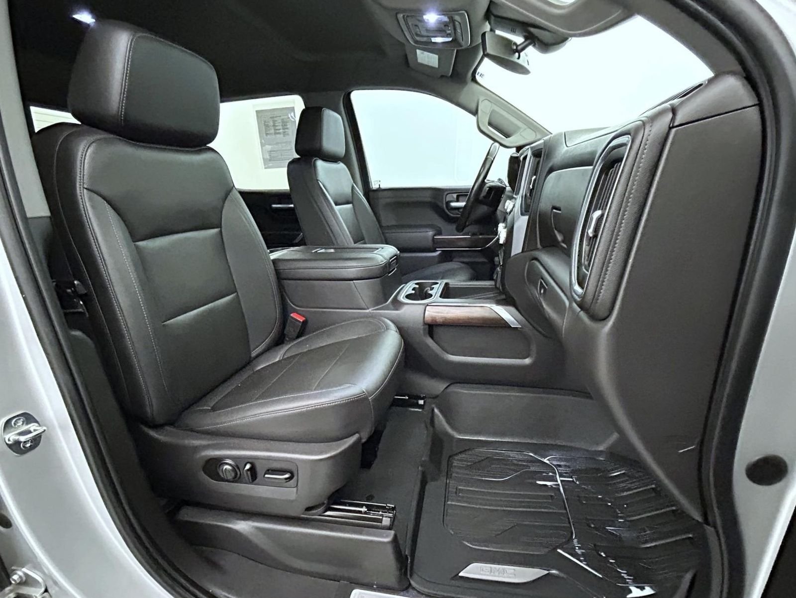 Used 2021 Silver GMC SLT image 15