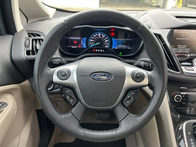 Used 2014 White Platinum Metallic Tri-Coat Ford SEL image 18