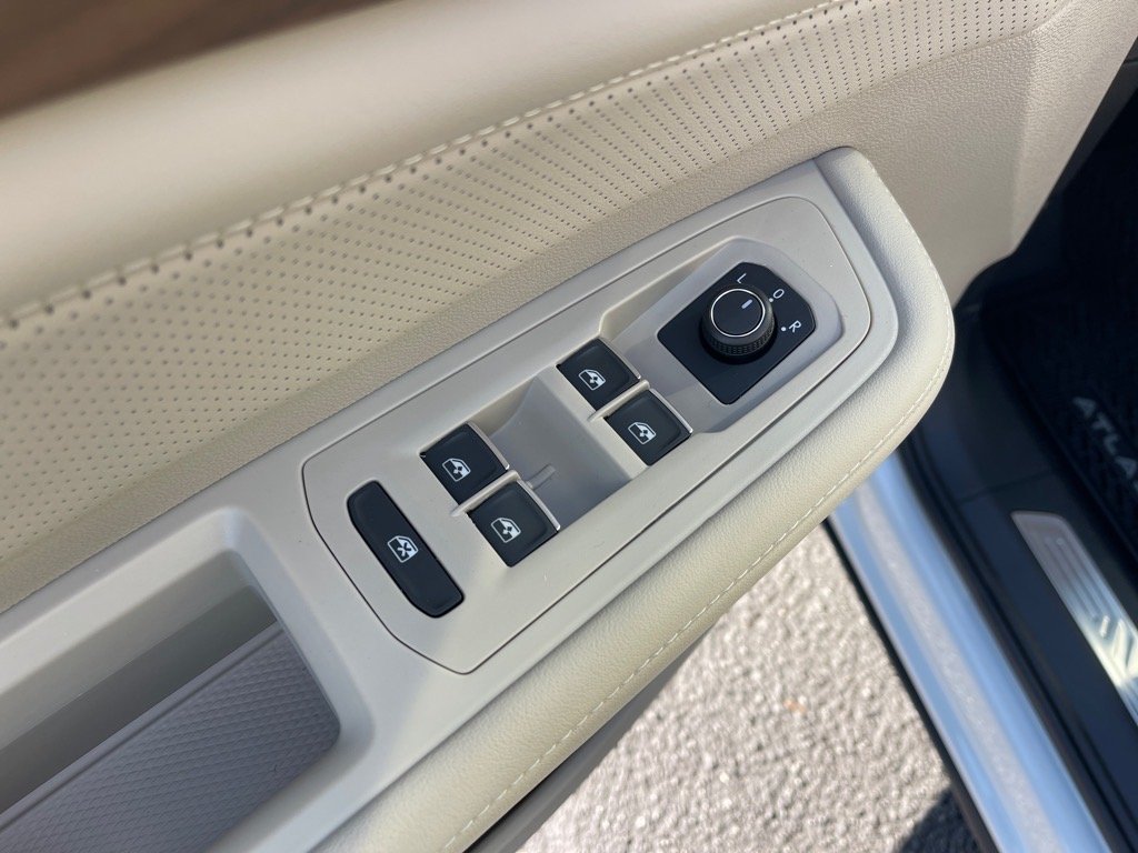 2026 Volkswagen Atlas SE w/Tech - Photo 8