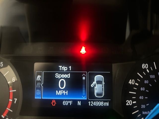 Used 2018 Silver Ford SEL image 24