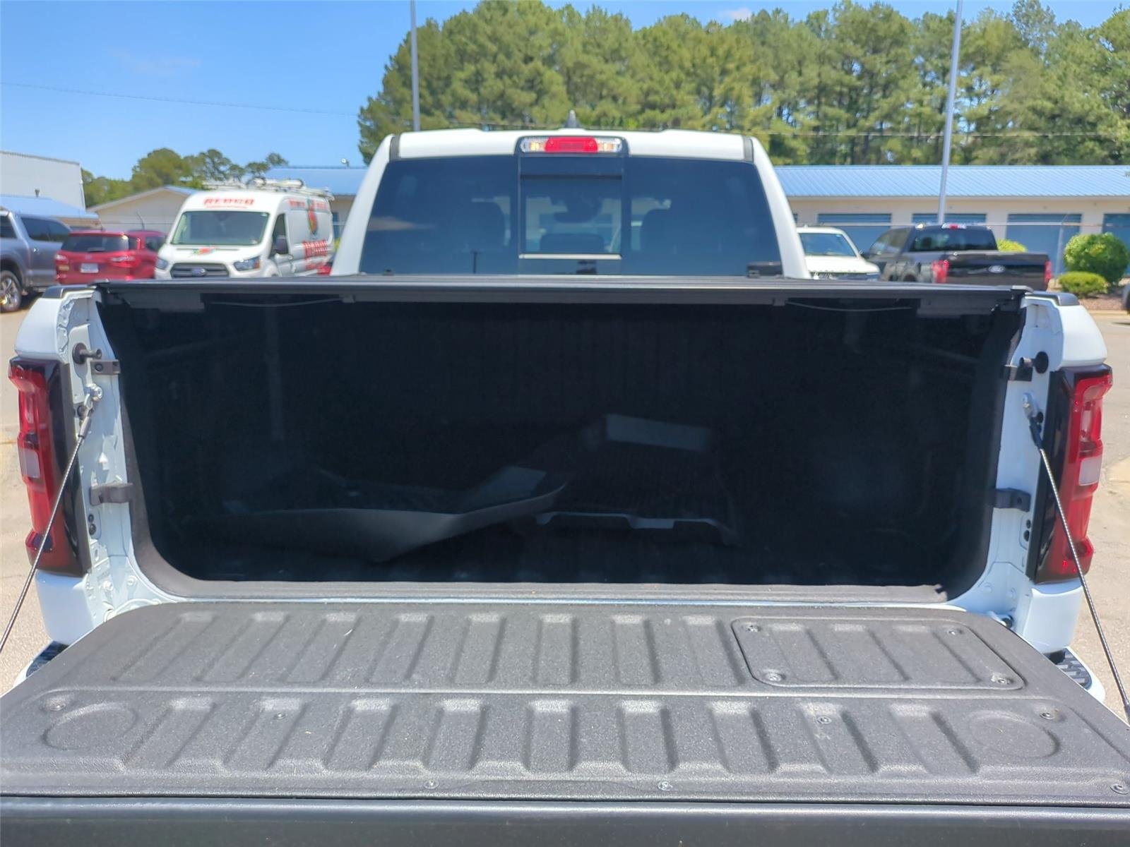 Used 2025 BRIGHT WHITE CLEARCOAT DODGE LARAM image 36