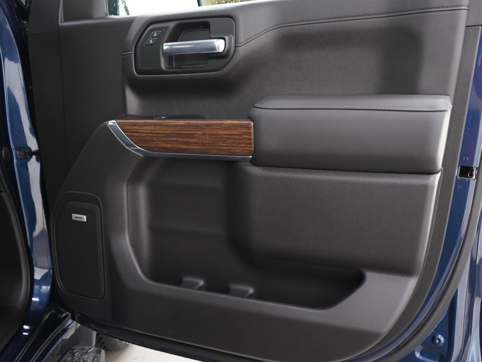 Used 2022 Northsky Blue Metallic Chevrolet High Country image 9