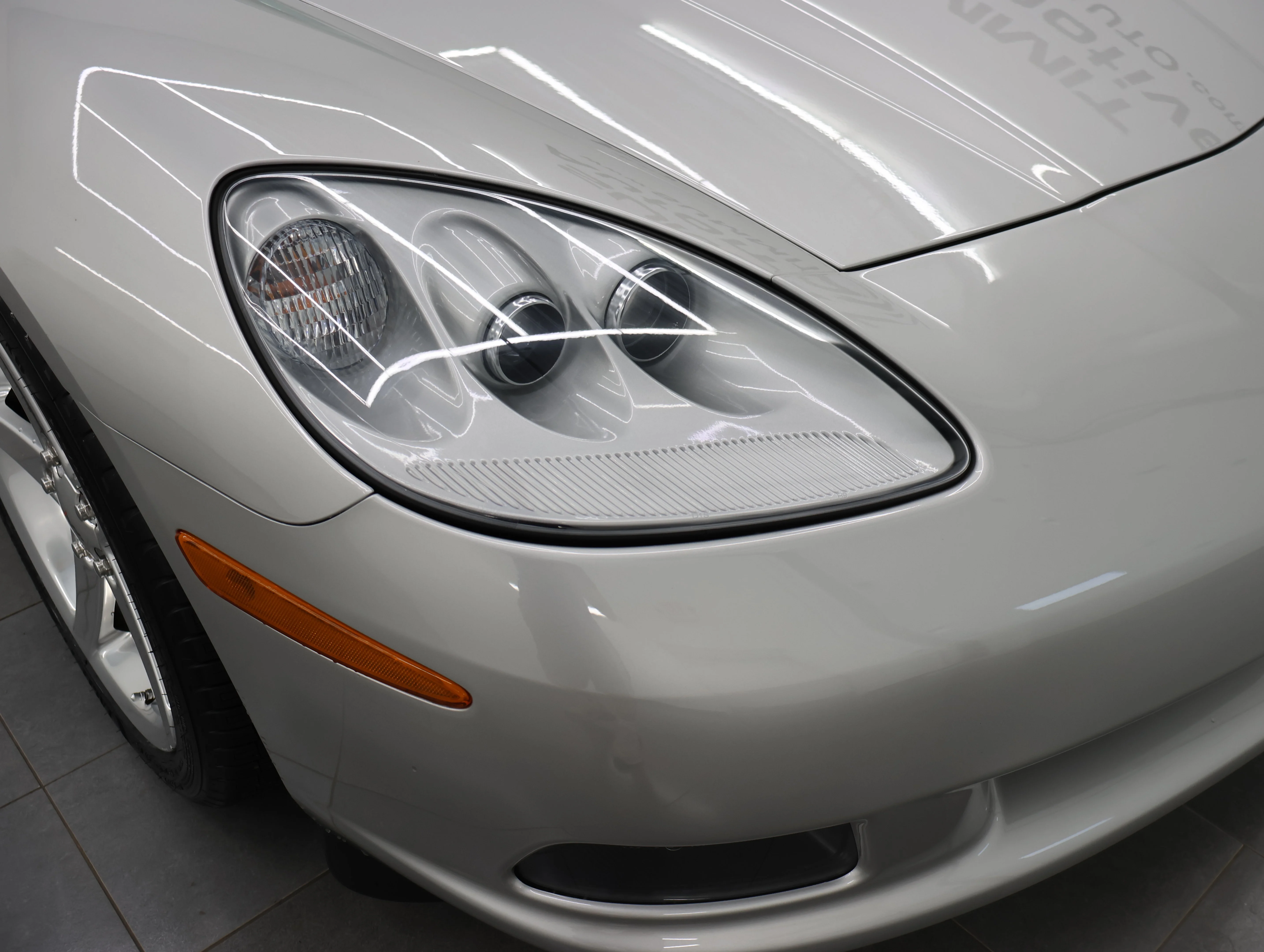 Used 2005 Machine Silver Metallic Chevrolet Base image 17