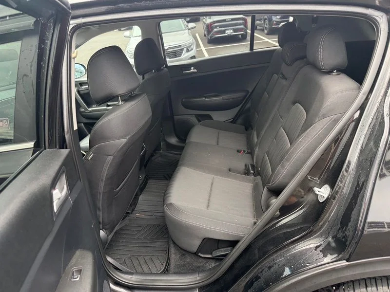 Used 2017 Red Kia LX image 10