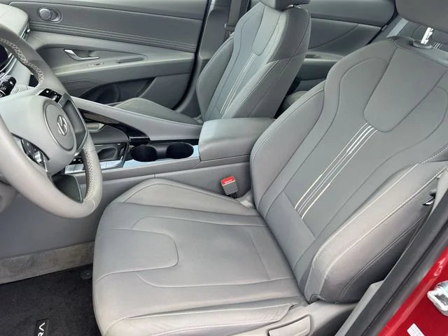 Used 2025 Red Hyundai SEL Sport image 34