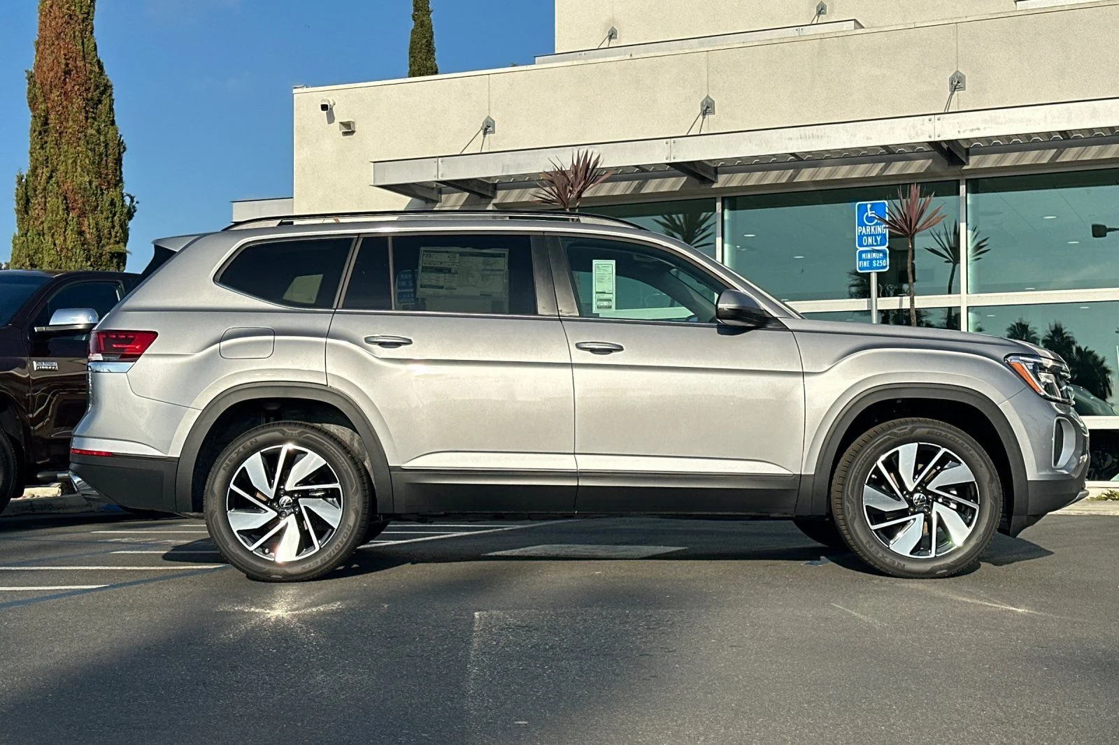 New 2026 Silver Volkswagen 2.0T SE w/Technology image 4