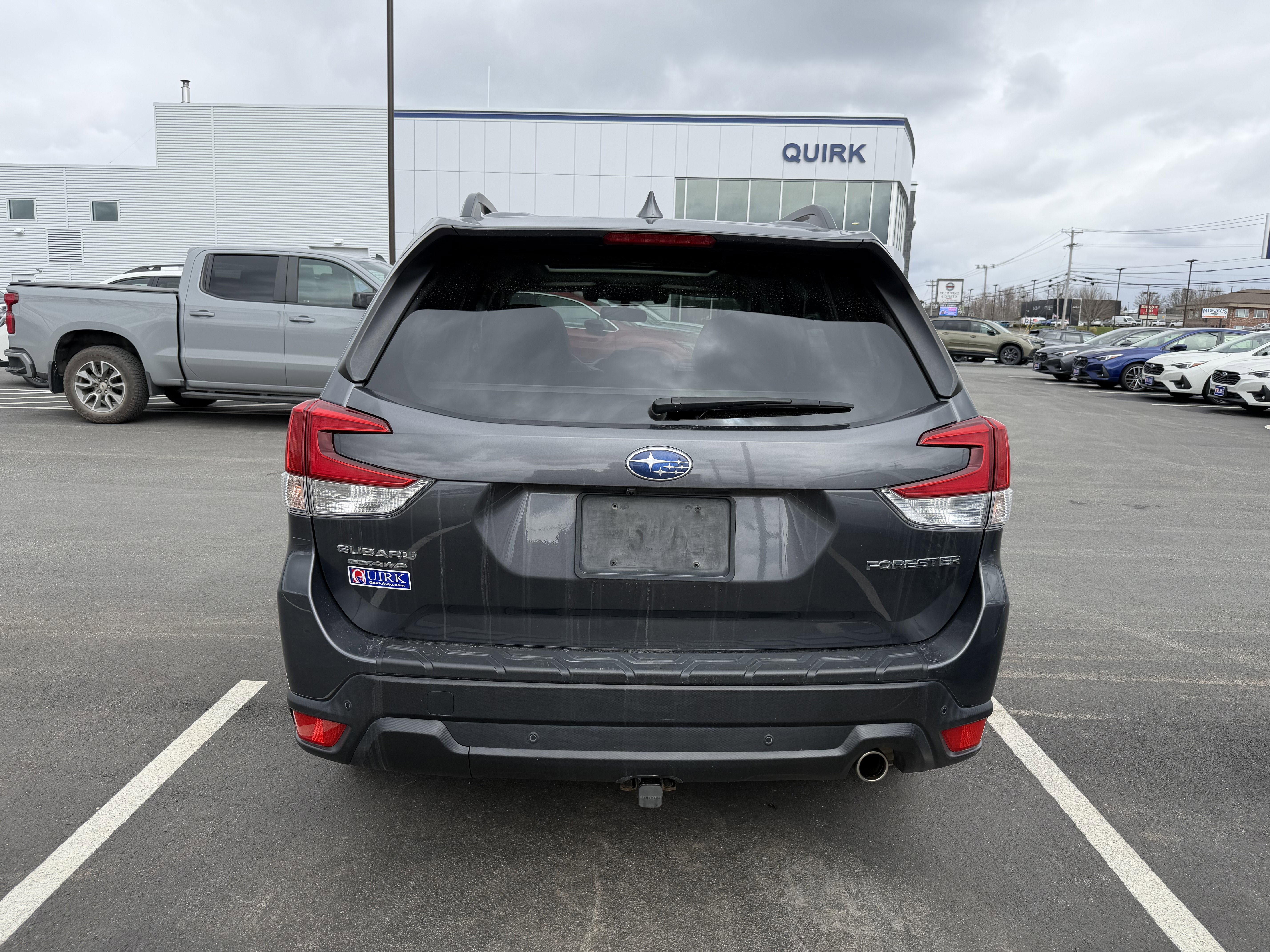 Used 2020 Magnetite Gray Metallic Subaru Limited image 4