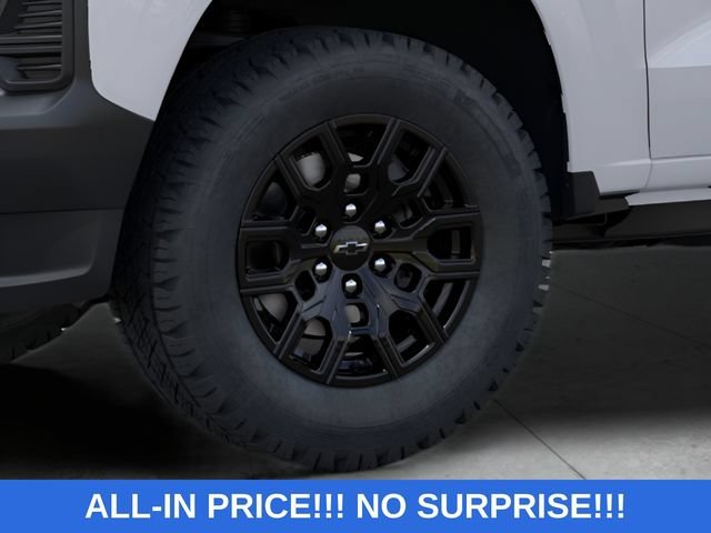 New 2026 Summit White Chevrolet WT image 19