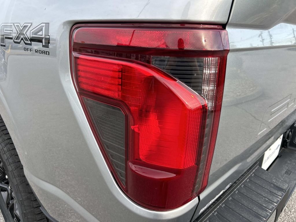 New 2026 Silver Metallic Ford 4X4 CREWCAB XLT image 11