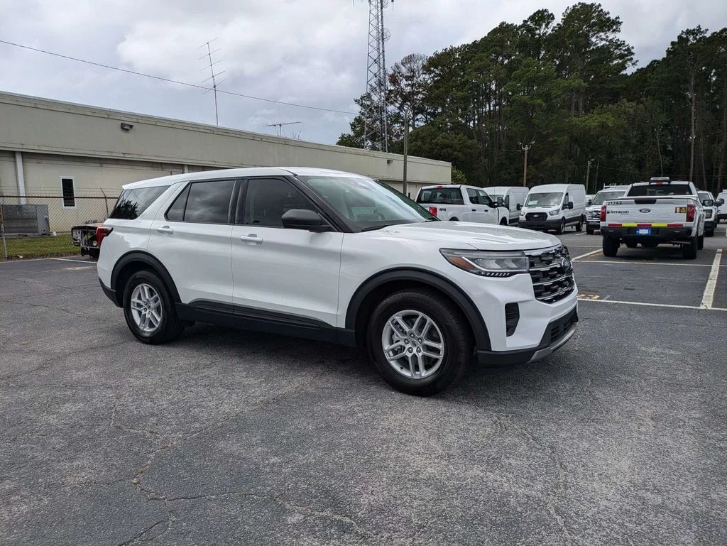 Certified Used 2026 Oxford White Ford Active image 1