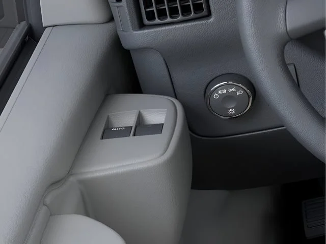 New 2025 Summit White Chevrolet 1WT image 25