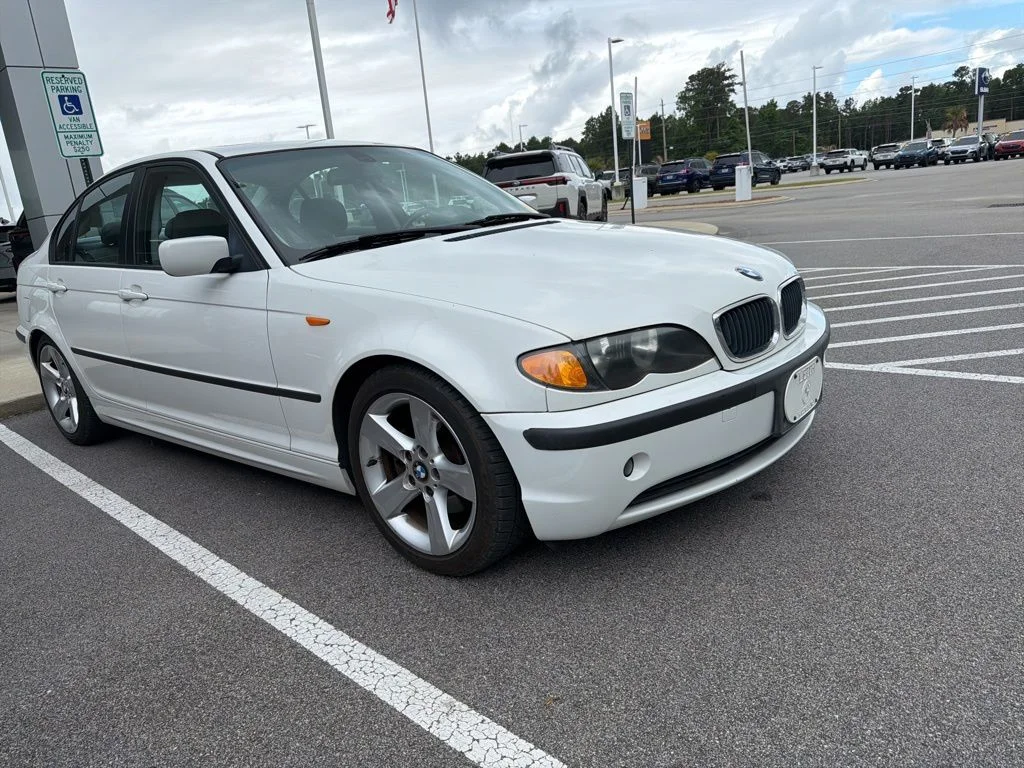 2005 BMW 3 Series 325i's photo