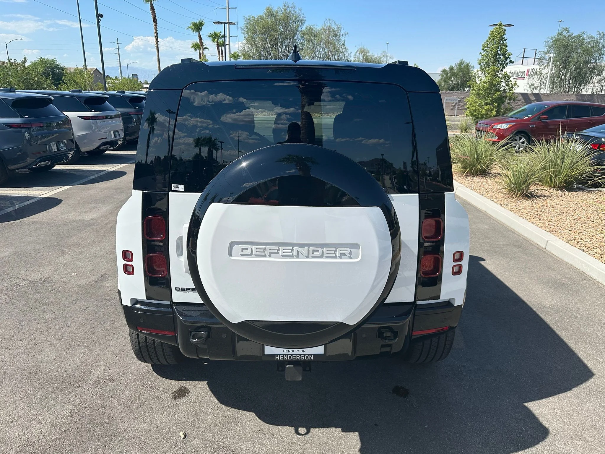 Used 2025 Fuji White Land Rover X-Dynamic SE image 6