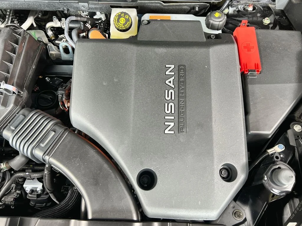 New 2026 Black Nissan Platinum image 18