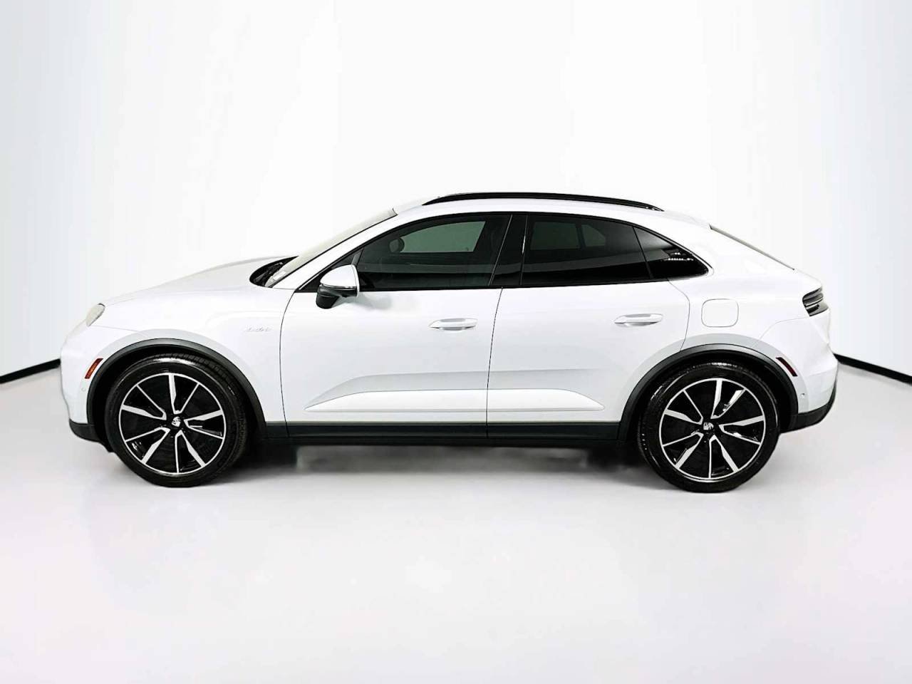 Certified 2025 Porsche Macan Base with VIN WP1AD2XAXSL077829 for sale in Chandler, AZ