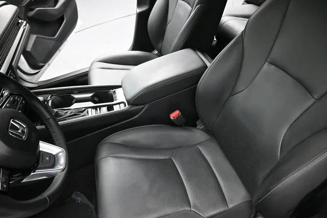 Used 2025  Honda Touring image 15