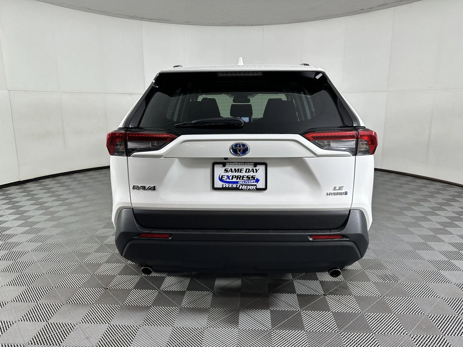 Used 2024 Ice Cap Toyota LE image 5