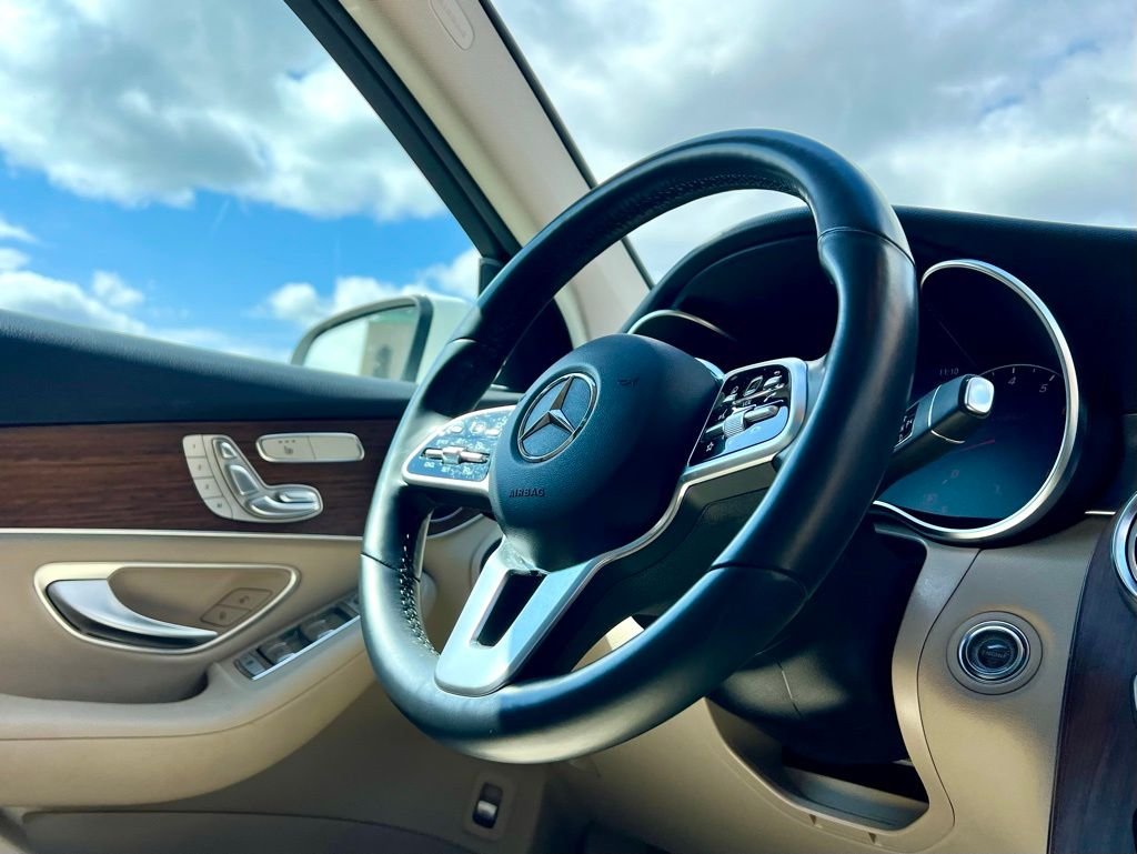 Certified Used 2022  Mercedes-Benz GLC 300 image 14