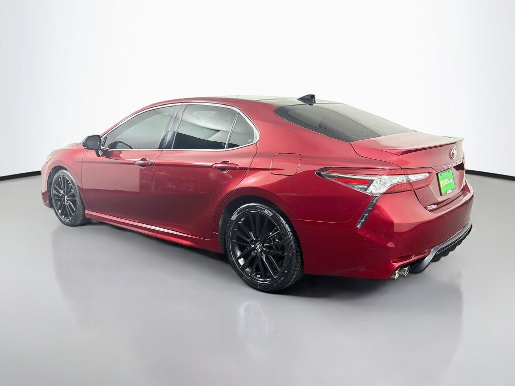Used 2018 Wind Chill Pearl Toyota XSE V6 image 5