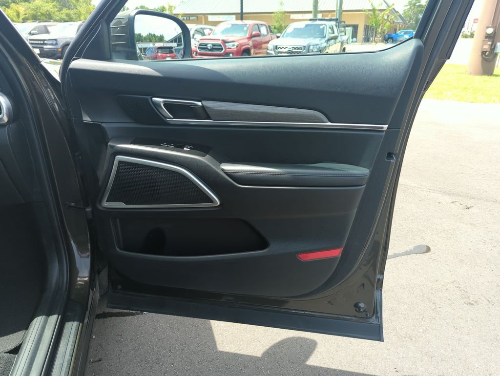 Used 2021 Green Kia EX image 37