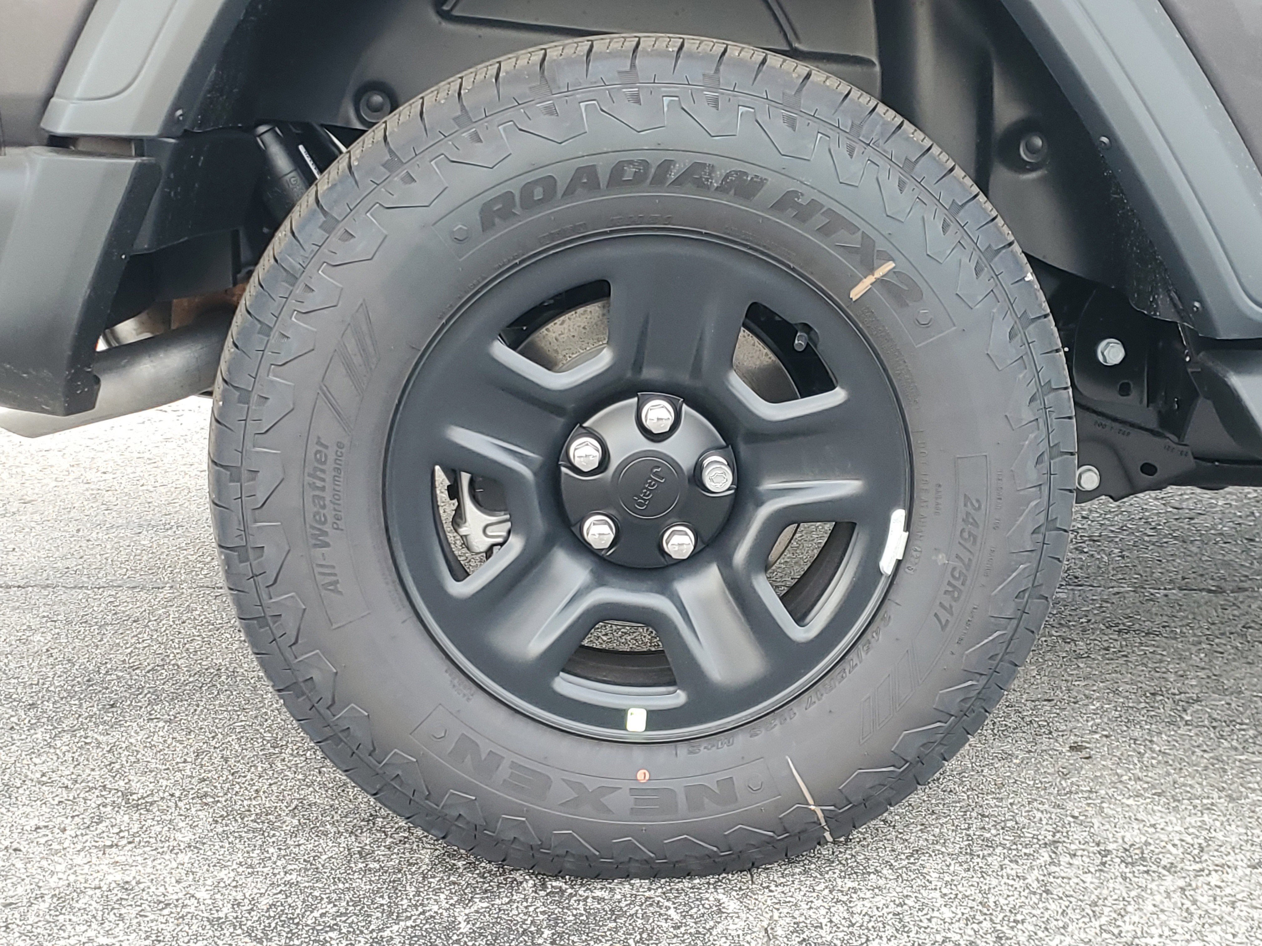 New 2026 Granite Crystal Metallic Clear-Coat Exterior Paint Jeep Sport image 4