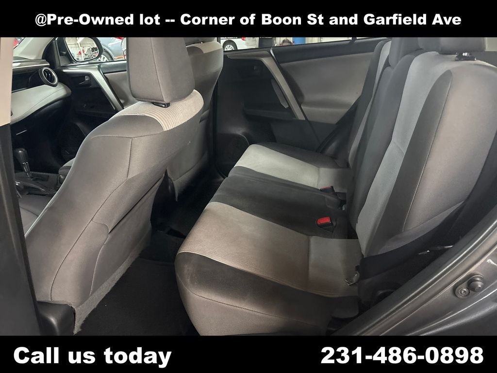 Used 2014 Gray Toyota LE image 27