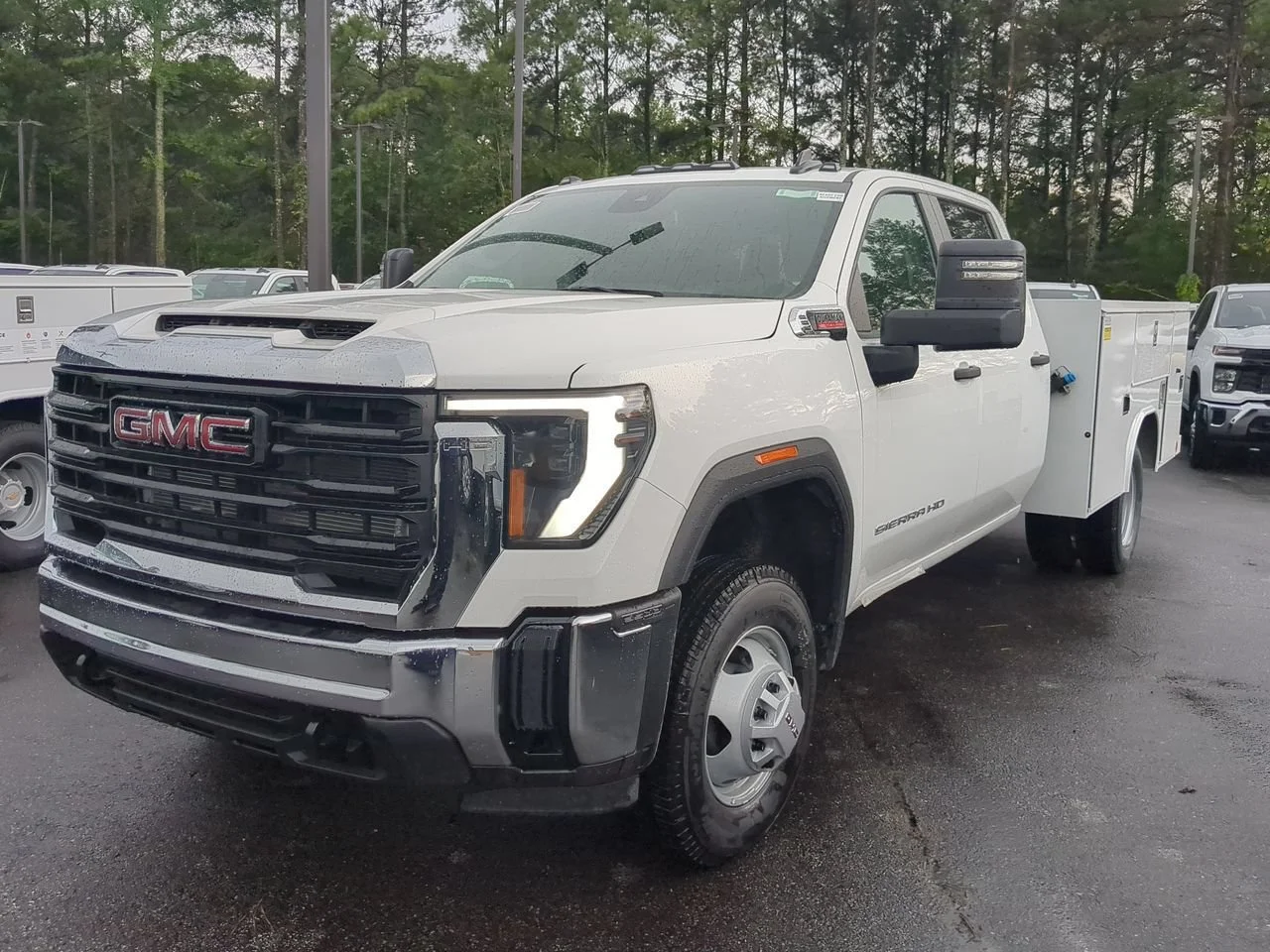 New 2026 Summit White GMC Pro image 4