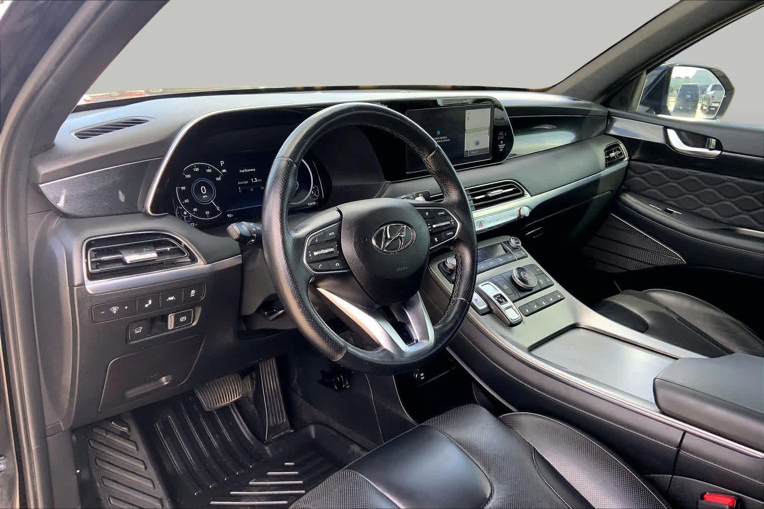 Used 2022 Abyss Black Pearl Hyundai Calligraphy image 17