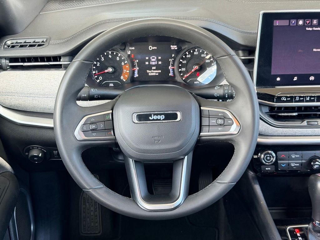 Used 2024 White Jeep Latitude image 15