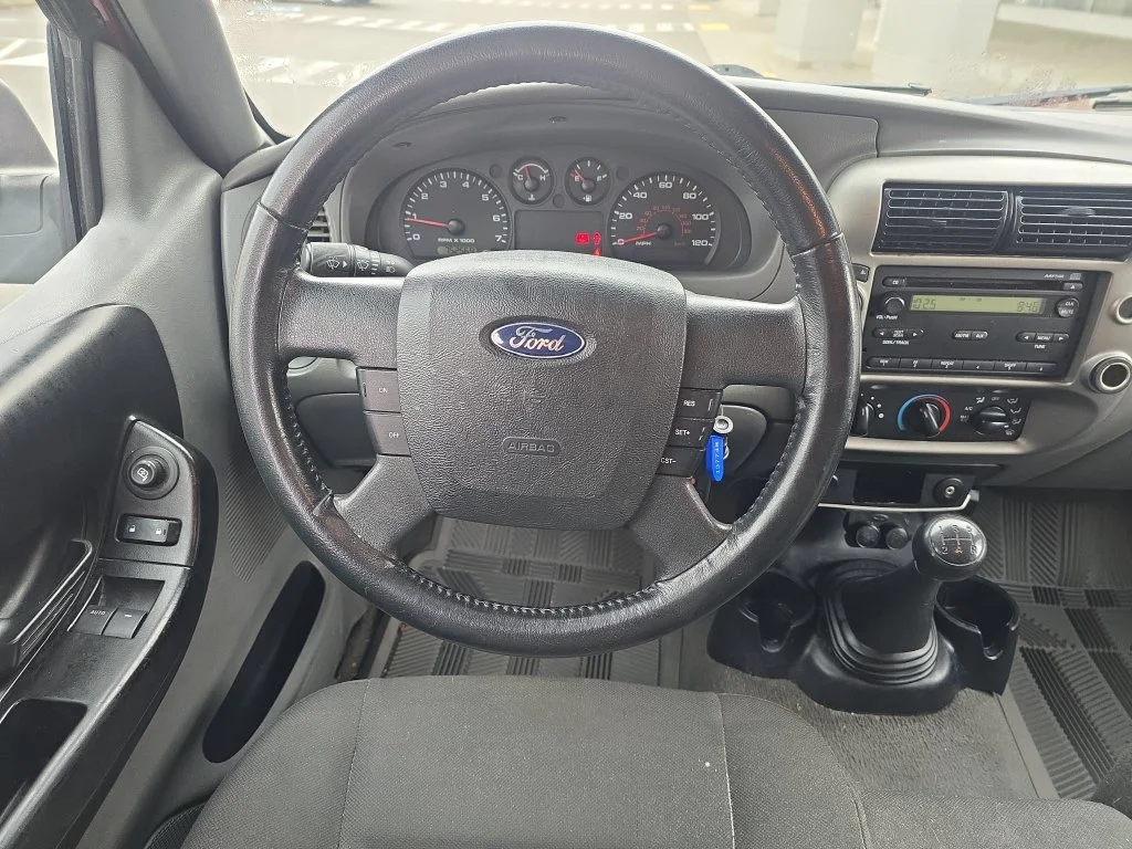 Used 2010 Red Ford XLT image 7