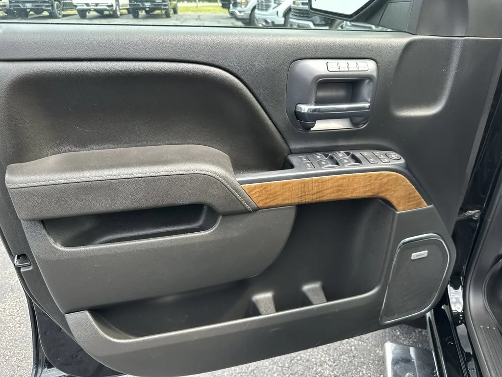 Used 2017 BLACK Chevrolet LTZ image 18