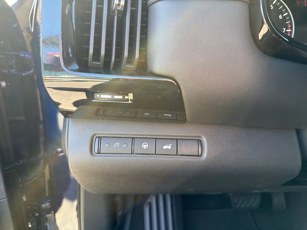 New 2026 Nissan Pathfinder SV 4D Sport Utility