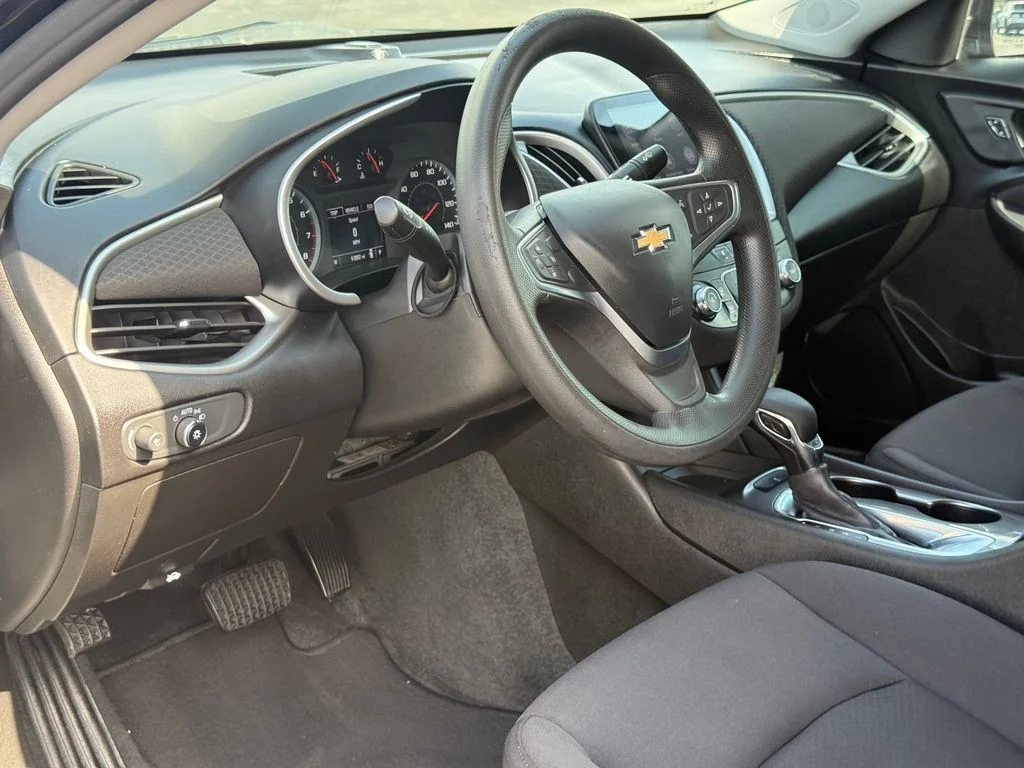 Used 2022 Black Chevrolet LS image 12