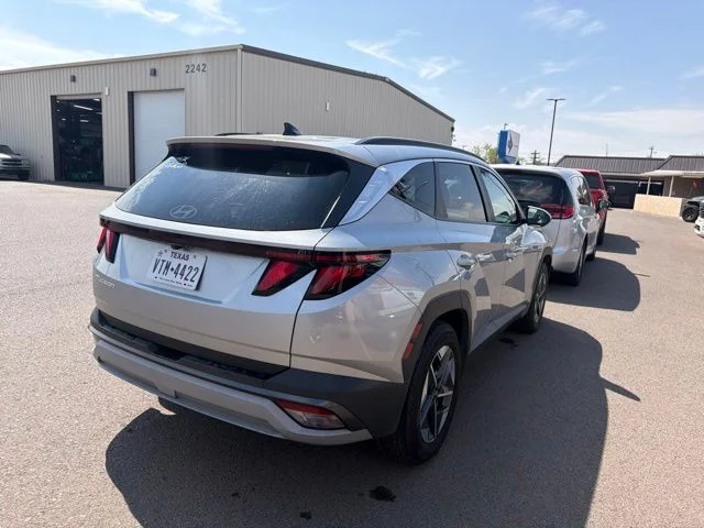 Used 2025 Silver Hyundai SEL image 8