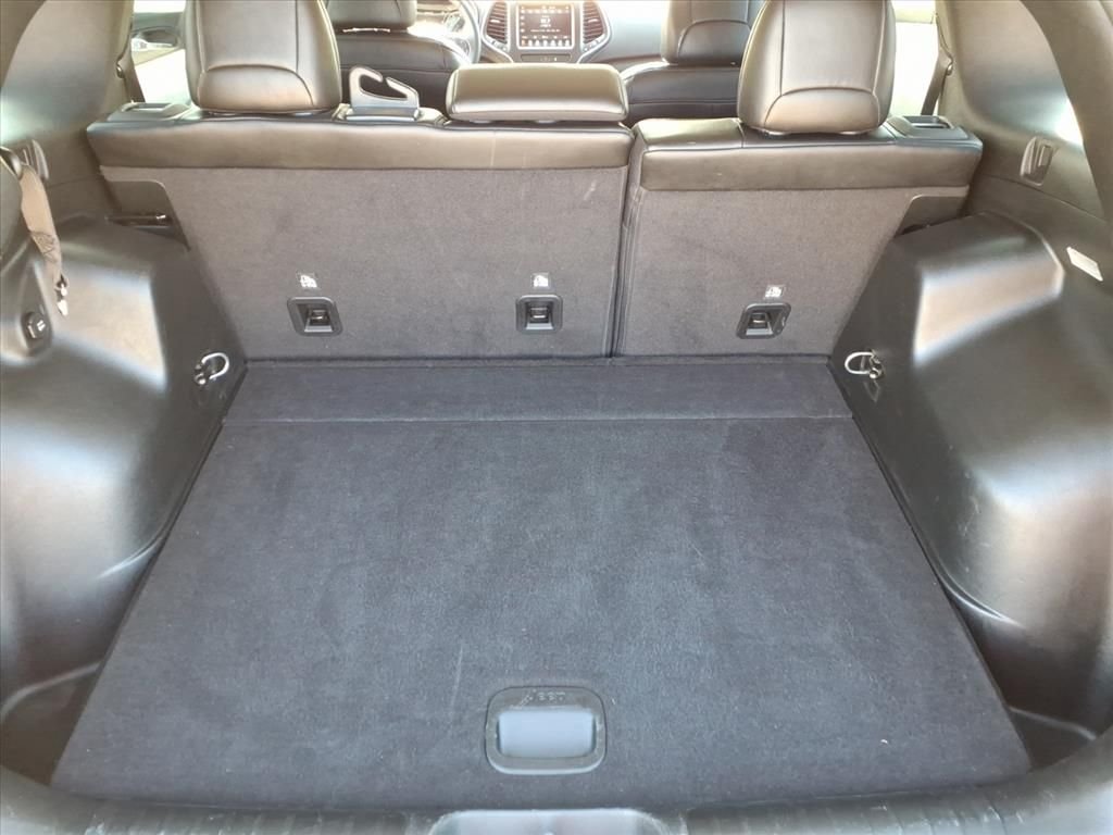 Used 2022 Black Jeep Trailhawk image 16