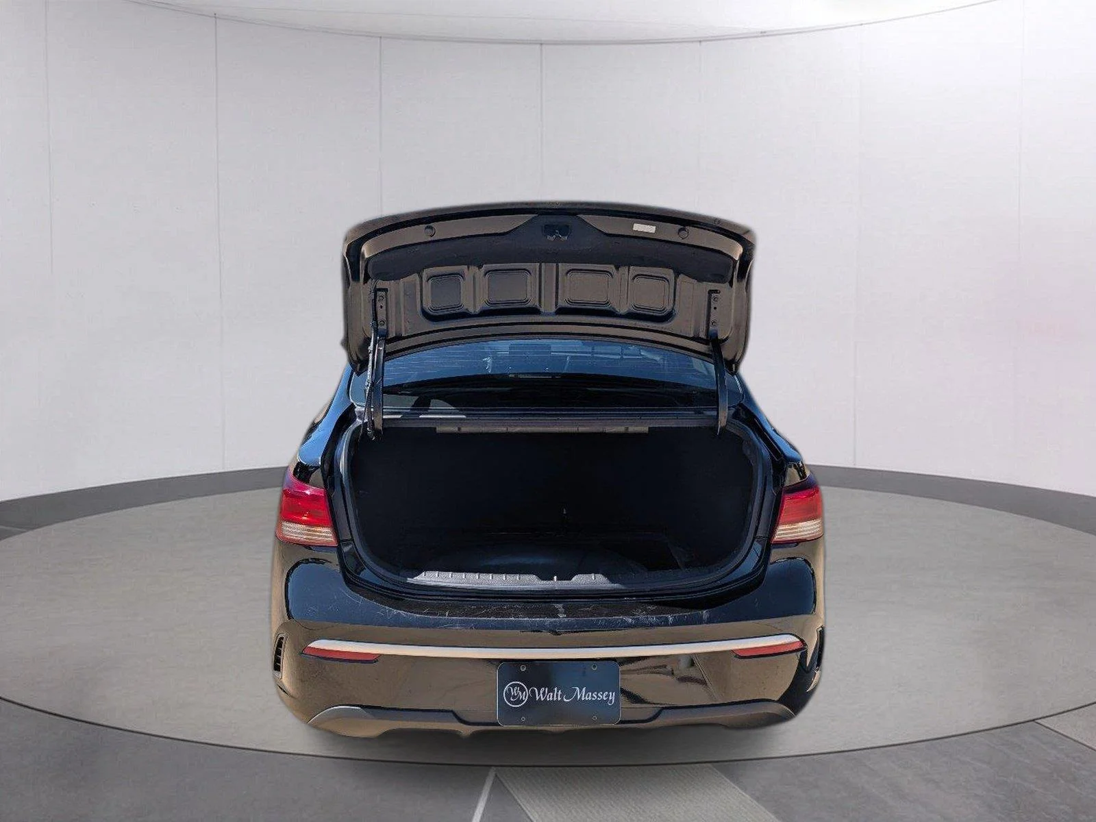 Used 2023 Aurora Black Kia S image 5