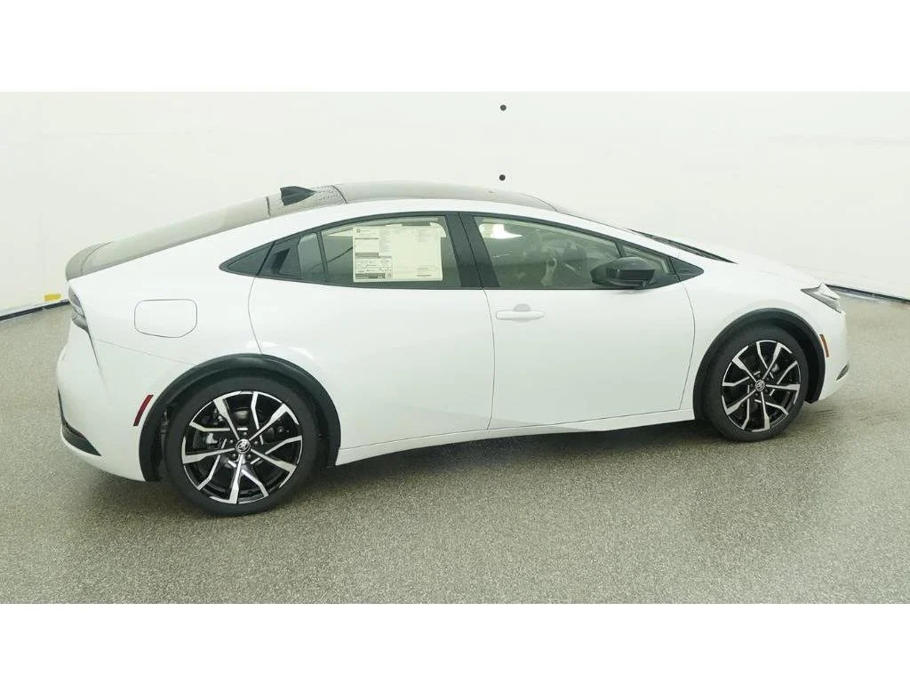 New 2026 Wind Chill Pearl Toyota XSE image 10