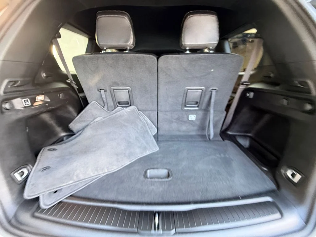 Used 2023 White Jeep Altitude image 19