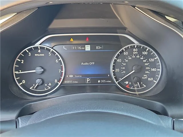 Used 2022 Blue Nissan SL image 17