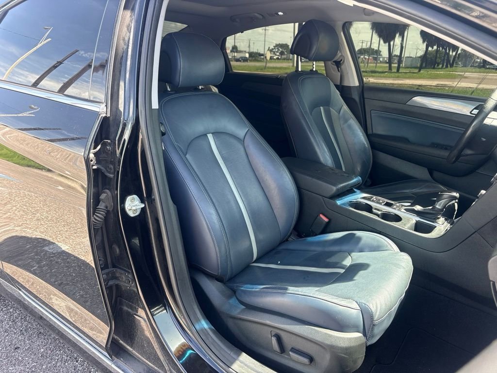 Used 2017 Black Hyundai Limited image 19