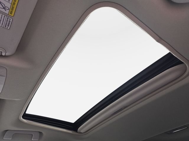 Used 2015 Gray Toyota XLE image 27
