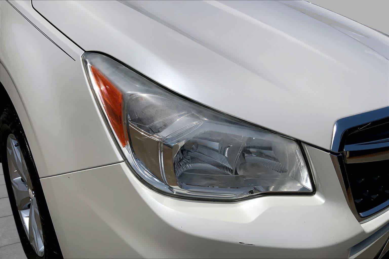 Used 2015 Satin White Pearl Subaru 2.5i Premium image 27