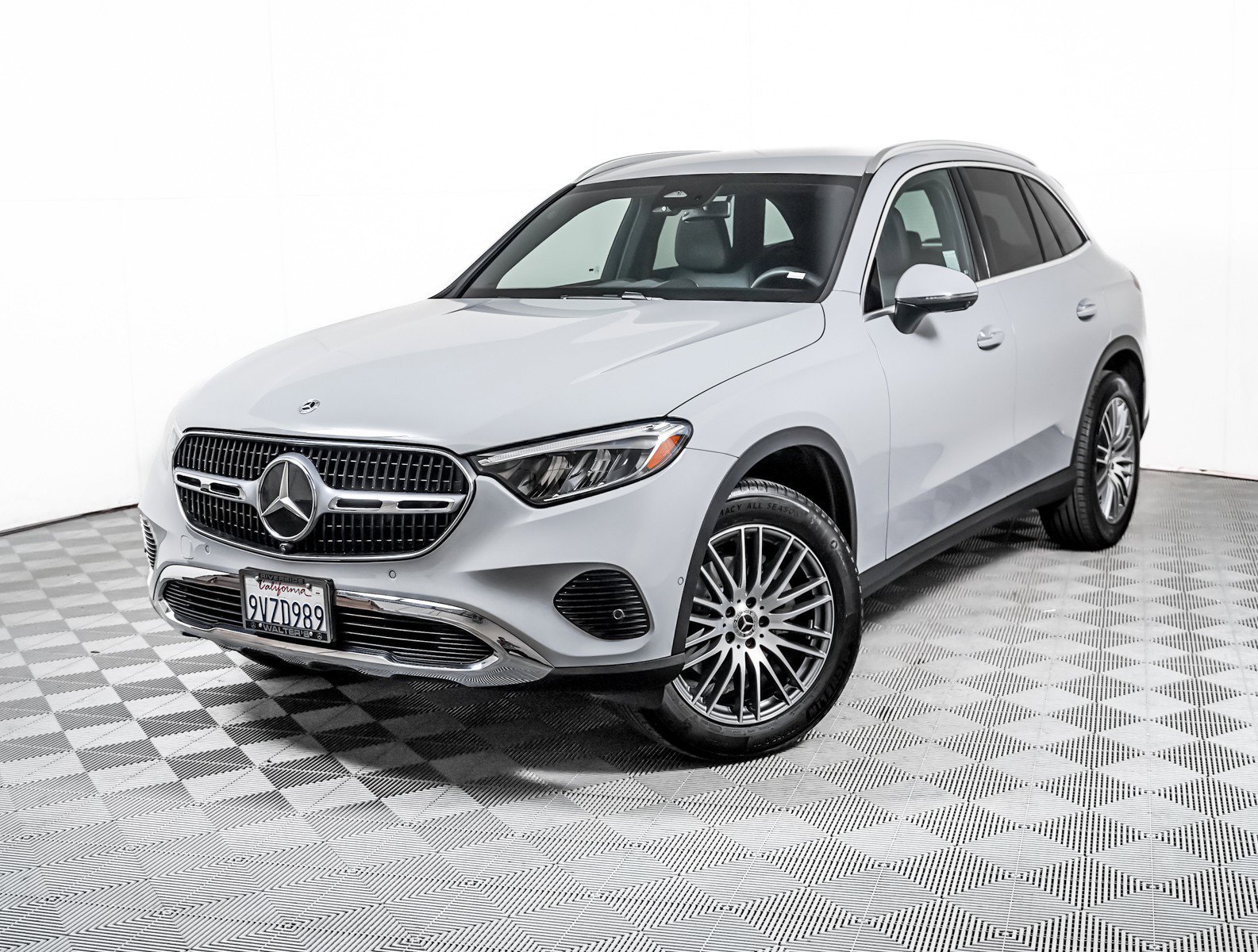 2026 Mercedes-Benz GLC GLC 300's photo