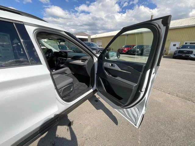 New 2026 Space White Metallic Ford Active image 24
