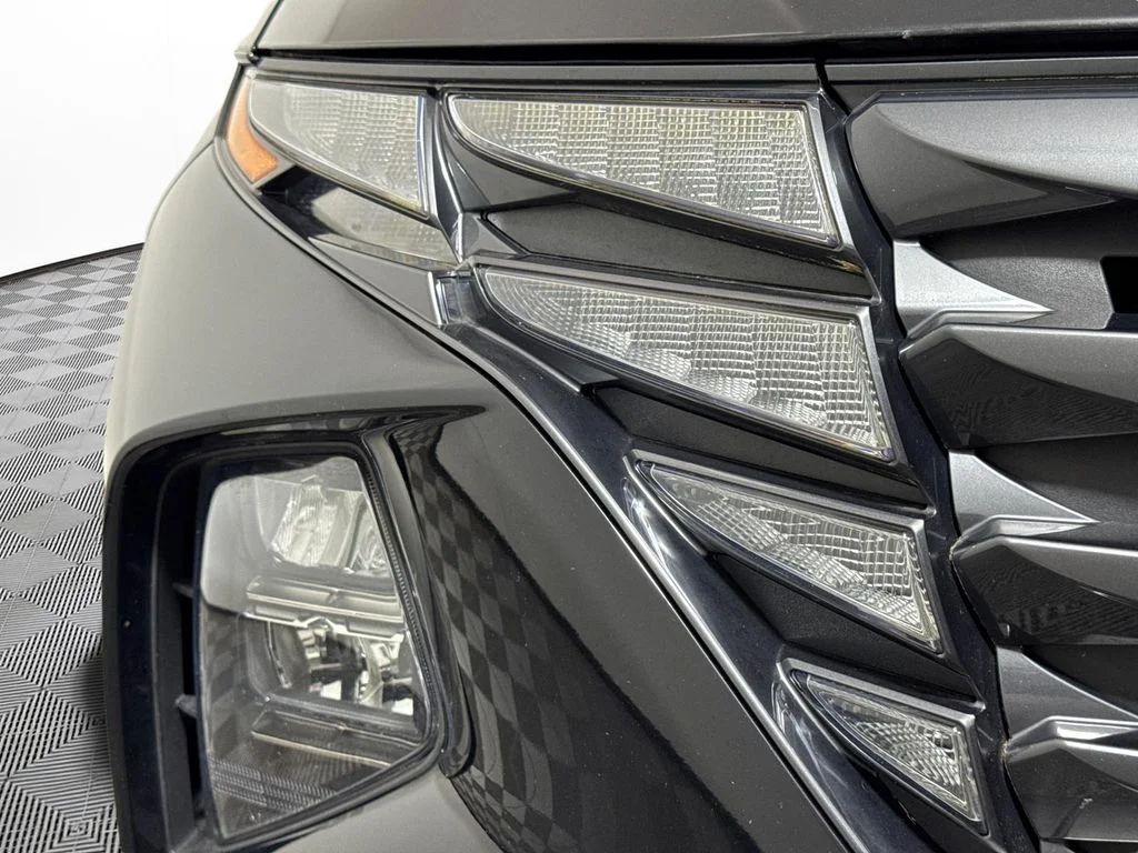 Used 2023 Black Hyundai SEL image 17